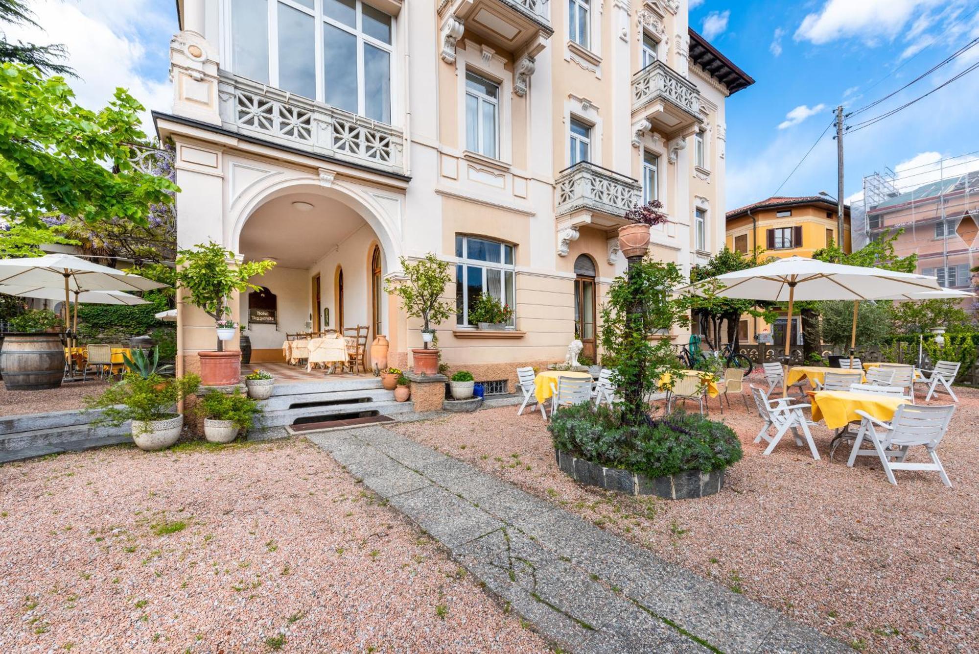 Albergo Hotel テッサーエーテ エクステリア 写真